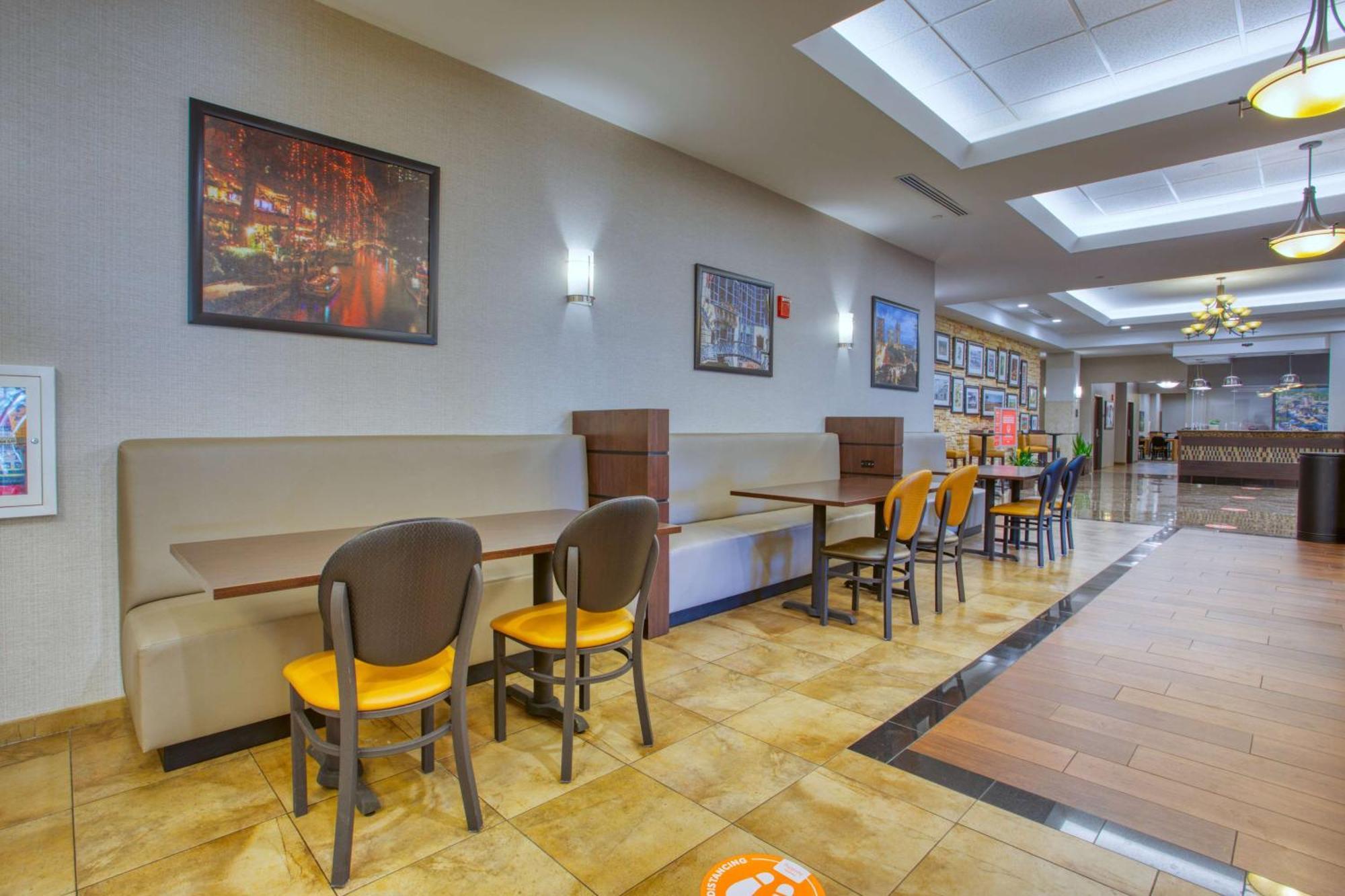 圣安东尼奥-拉坎特拉德鲁里套房酒店 外观 照片